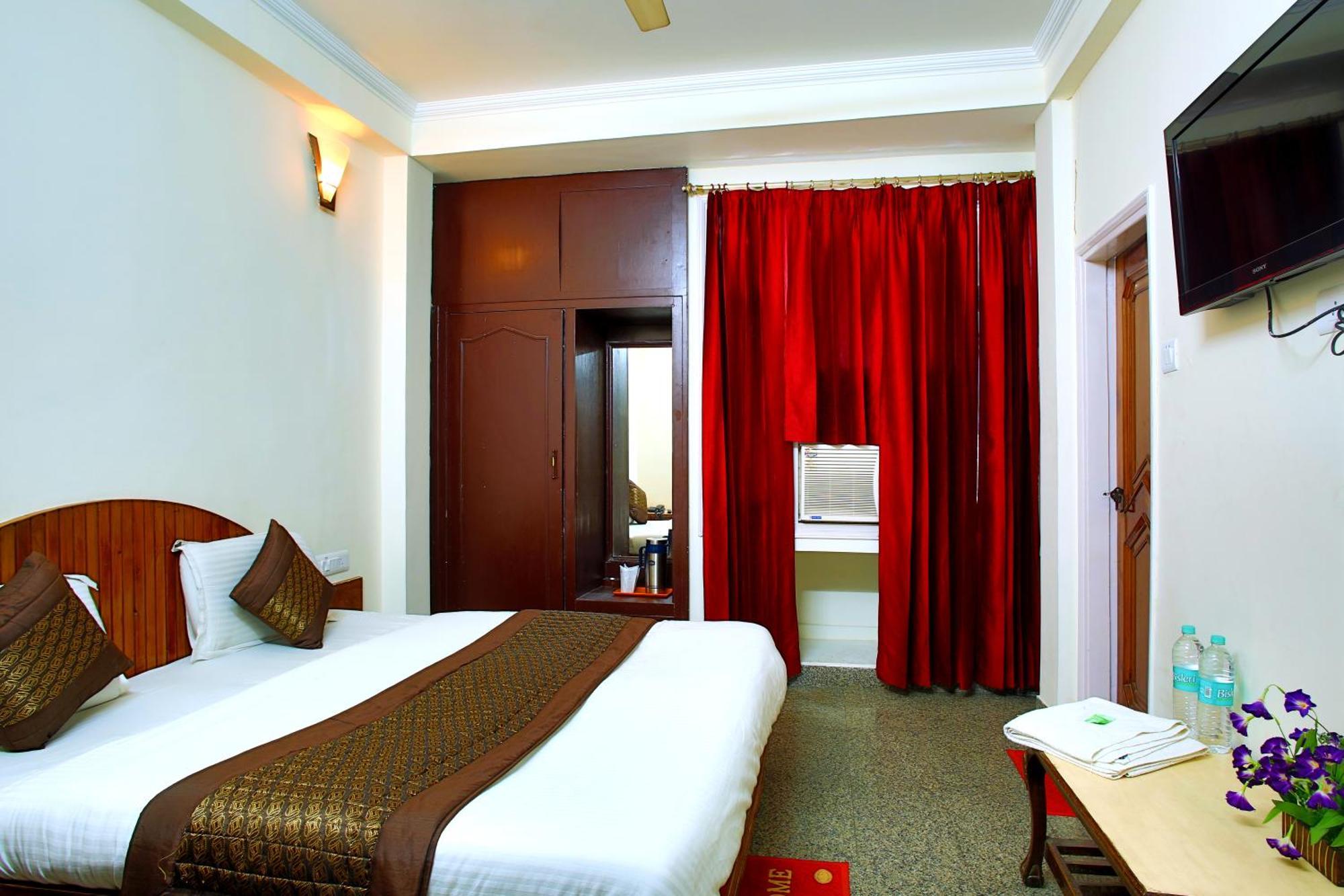 Hotel Raghunath Jammu Buitenkant foto