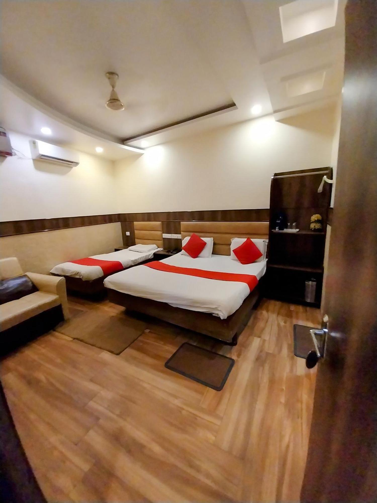 Hotel Raghunath Jammu Buitenkant foto