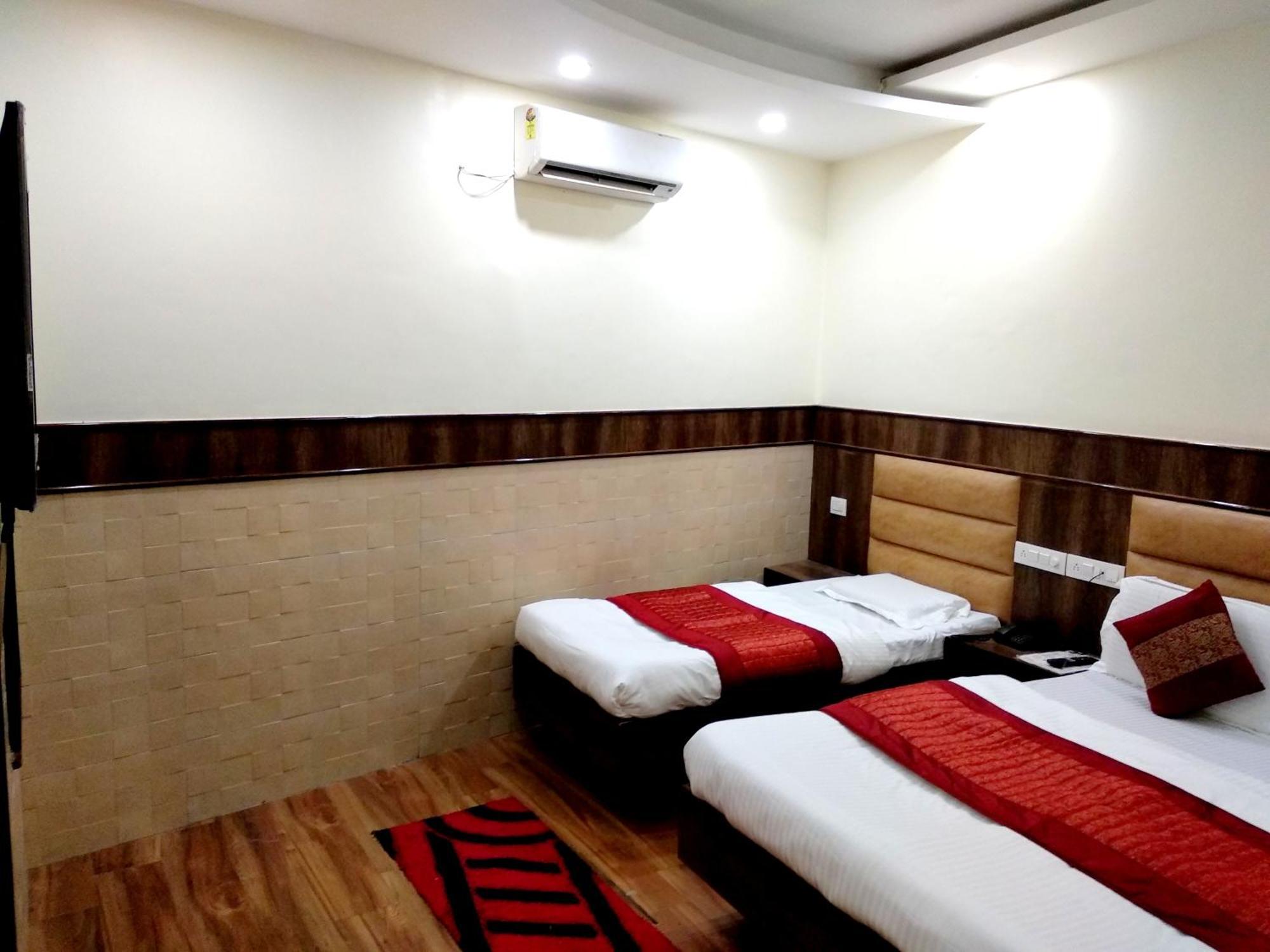 Hotel Raghunath Jammu Buitenkant foto