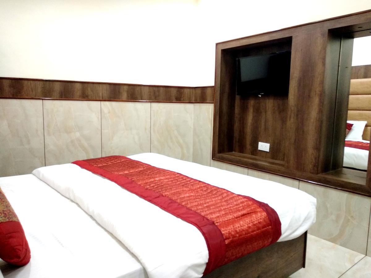 Hotel Raghunath Jammu Buitenkant foto