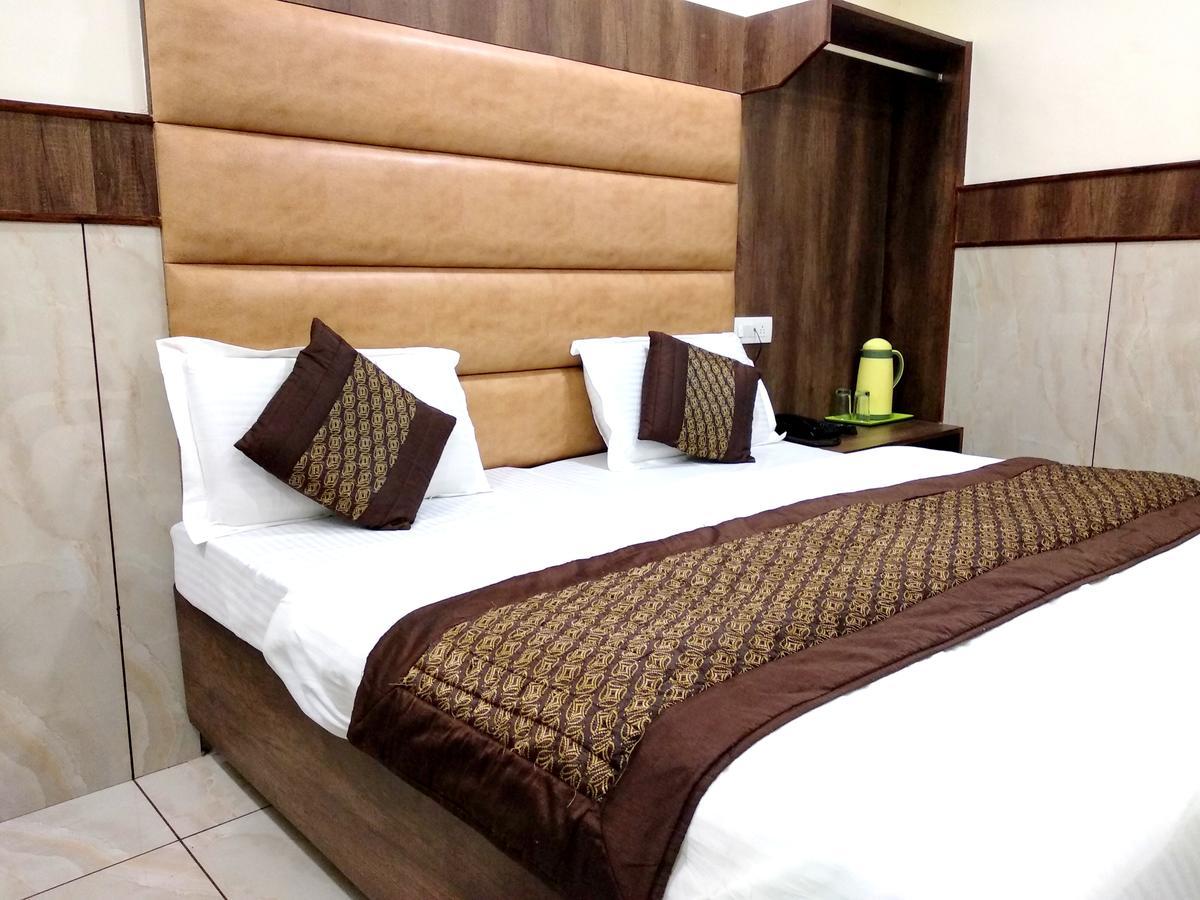 Hotel Raghunath Jammu Buitenkant foto